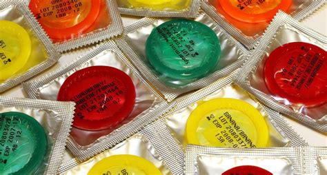 Blowjob ohne Kondom gegen Aufpreis Hure Lyss